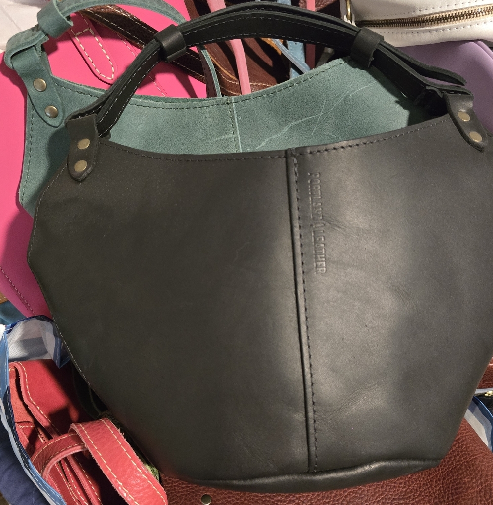 Portland Leather Small Black Kangaroo